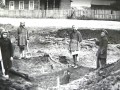 Раскоп 1. П.И. Засурцев, 1947 г. Фото из архива ИА РАН